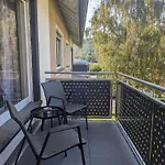 City, Links Appartement *