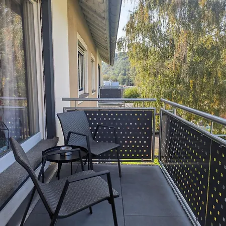City, Links Appartement *